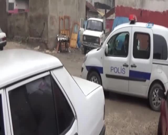 Bursa'da acemi oto hırsızları çalıştıramadıkları araçları hurdaya çevirdi