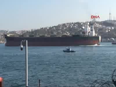 İstanbul Boğazında yürekler ağza geldi