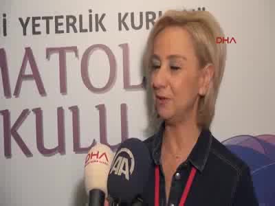 Prof. Dr. İlter: Akne bir hastalıktır, ilaçla tedavi edilir
