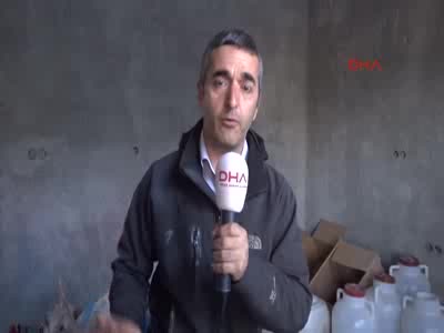 Kaçak içki imalathanesinde çöpten toplanmış yüzlerce kirli şişe bulundu