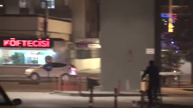 Bursa'da kuaför dükkanına pompalı saldırı: 2 yaralı