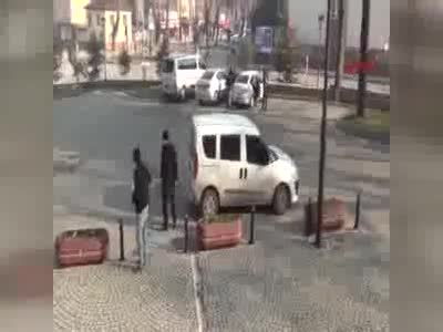 Bursa'da genç kızın iç çamaşırından, 82'lik ninenin ise belinden çıktı!