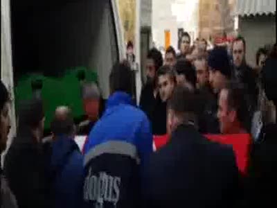 Şehit polisi Sinop'ta 10 bin kişi uğurladı
