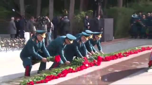Haydar Aliyev kabri başında anıldı