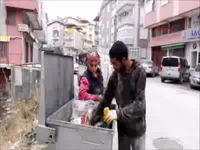 Çöpten bulduğu hard disklerden çocuk istismarı videoları çıktı