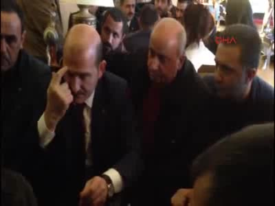 Bakan Soylu, Yüksekova'da esnafı ziyaret etti