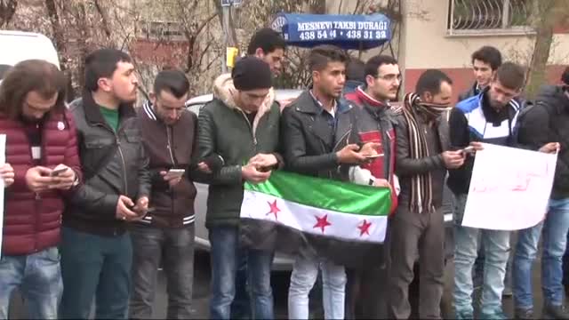 Rusya Büyükelçiliği önünde 'Halep' diye haykırdılar