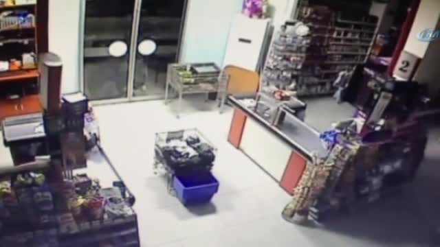 Şaşkın hırsızlar kamerada