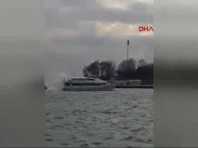 BUDO deniz otobüsünün yanma anı amatör kamerada