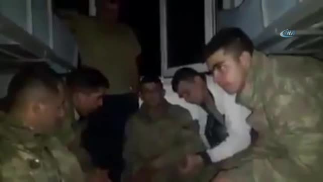 Şehit er arkadaşlarıyla böyle türkü söylemiş