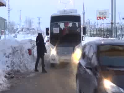Polise sıcak ikram