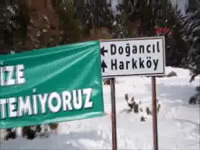 Köylüler çimento fabrikası kurulmasına tepki gösterdi