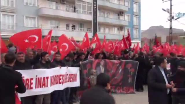 Kaymakamın şehit edildiği Derik'te PKK'ya sert tepki