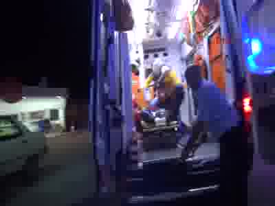 Annesinin başına tüple vurup, 8 yerinden bıçakladı