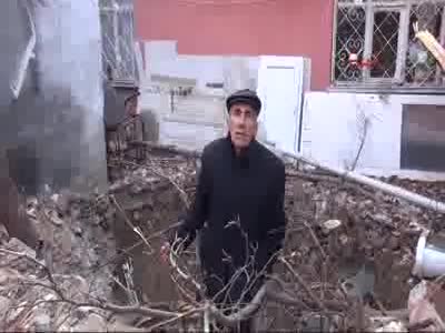 Çukura girip baz istasyonunu protesto etti