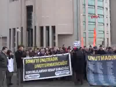 Madenci ailelerden adliye önünde açıklama