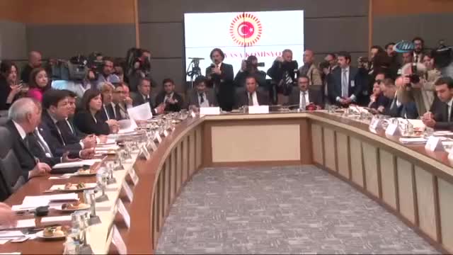 Anayasa teklifinin 1. ve 2. maddeleri kabul edildi