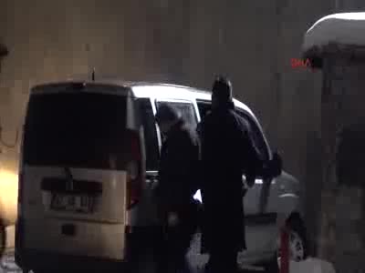 Otomobil çalıp, adam yaralama ve gasp olayına karışan 4 kişi yakalandı