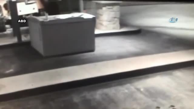 ATM'yi forkliftle çaldı
