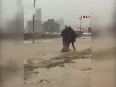 Mersin'de aşırı yağış sele neden oldu!