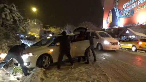 Bursa Uludağ yolu buz pistine döndü...