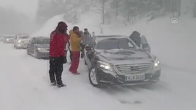 Uludağ'da yollar kapandı