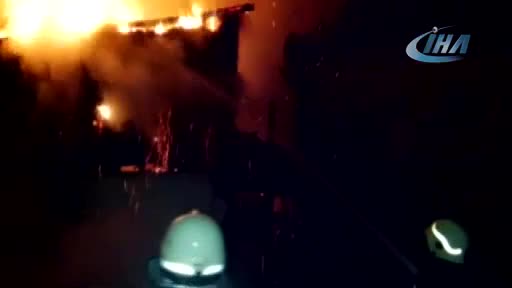 Bursa İnegöl'de iki metruk bina yandı - 2
