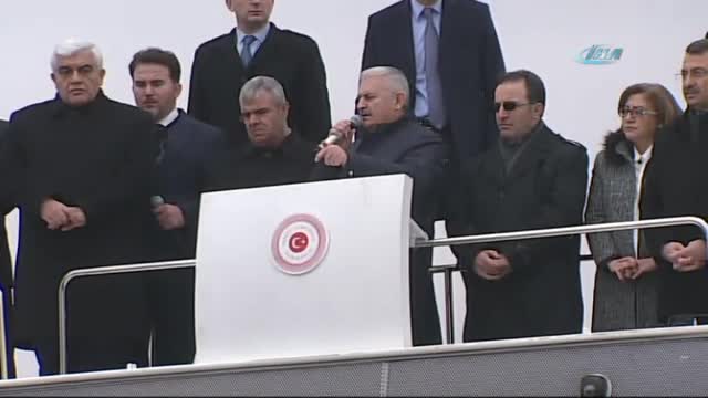 Yıldırım mültecilere seslendi: "Kimse yoksa Türkiye var"