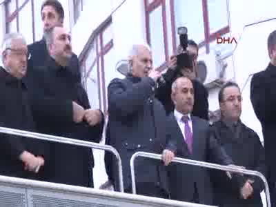 Başbakan Yıldırım kent merkezinde halka hitap etti