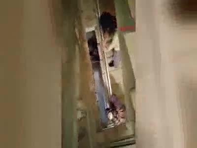 Bursa'da ayakkabı hırsızlarını apartman sakinleri yakaladı