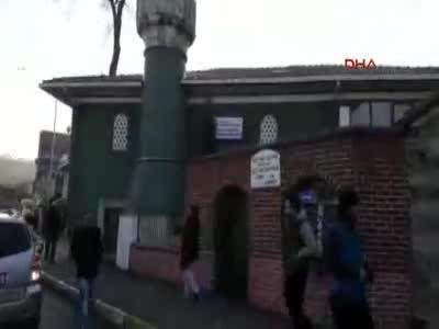 Camide pompalı tüfekle saldırı: 2 yaralı
