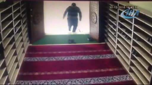 Bursa'da ayakkabıları koklayarak çalan hırsız tutuklandı - 2