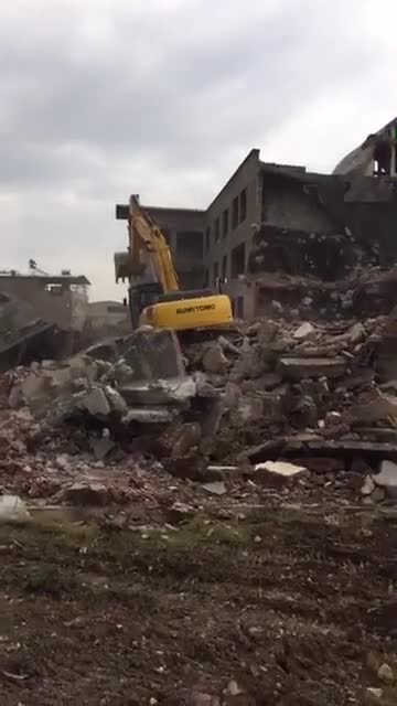 Bursa'da kentin en önemli mimari eserlerinden Tolon fabrikası yok edildi