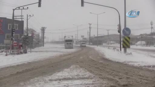 Bursa'da ulaşıma kar engeli