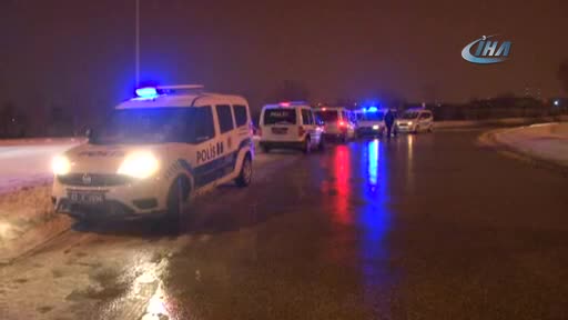 Dur ihtarına uymayarak ters yönden giden sürücü polisi alarma geçirdi