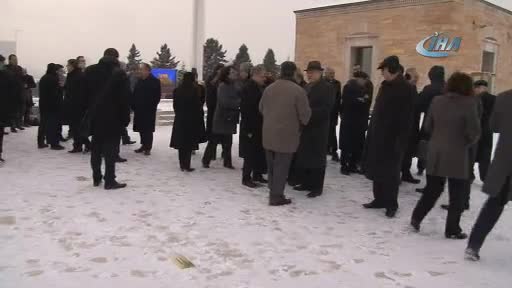 Bakan Çavuşoğlu ve büyükelçiler Antıkabir'de