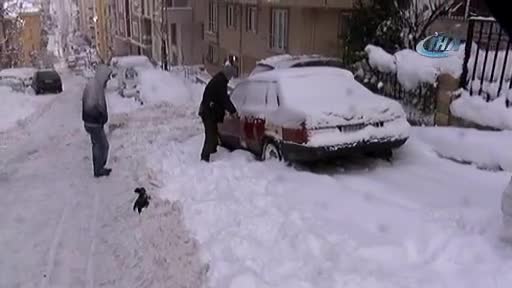Vatandaşların kar çilesi devam ediyor