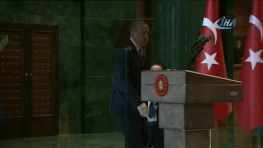 Cumhurbaşkanı Erdoğan: Türkiye içeride ve dışarıda çok büyük saldırılar altında
