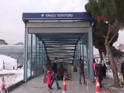 Metro istasyonunda Reina katliamcısı alarmı