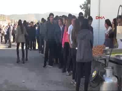 Okul yolunda ölen Aslı için okuduğu lisede lokma hayrı