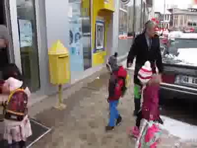Minik öğrencilerden moral mektubu
