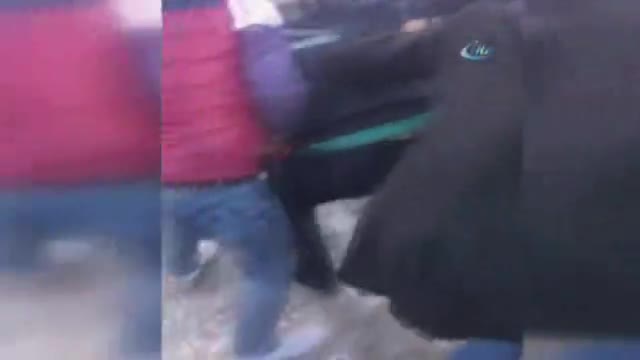 Zeytinburnu'nda çöken binadan böyle kurtarıldı