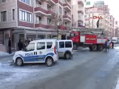 Evinde ölü bulundu