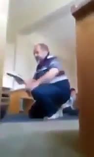 Kuran Kursu'nda küçük çocuğa terlikle dayak!