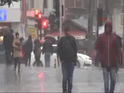 Bursa'da ani bastıran yağmur etkili oldu