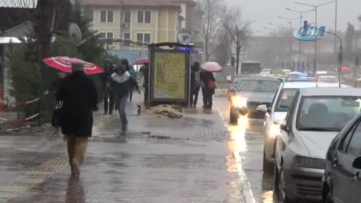 Bursalılar yağmura hazırlıksız yakalandı