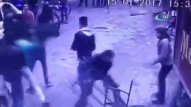 Konya'da Suriyelilerin laf atma kavgası: 1 yaralı
