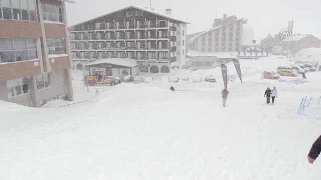 Bursa Uludağ'da kar kalınlığı 2 metre