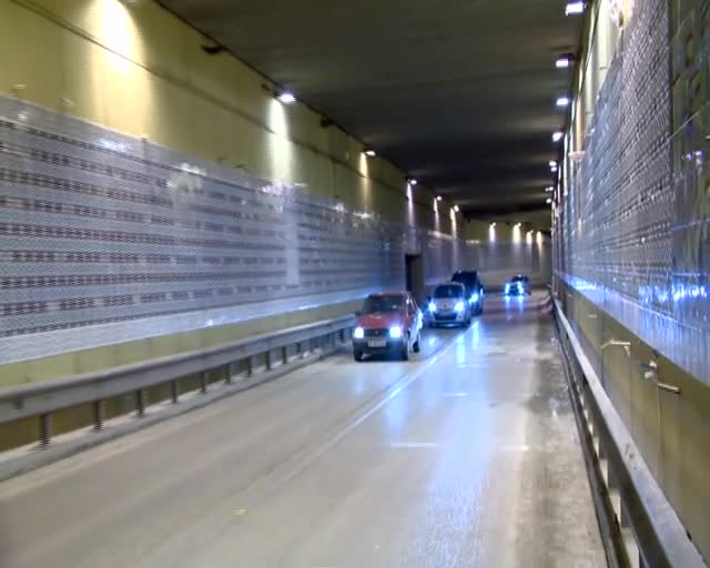 Bursa'da kültürel motifler tüp geçidi süslüyor