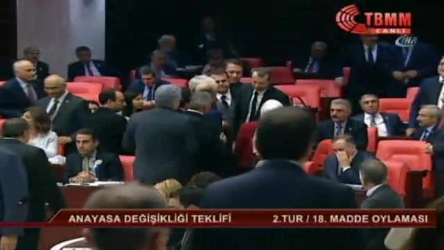 Anayasa değişiklik teklifi Meclis'ten geçti